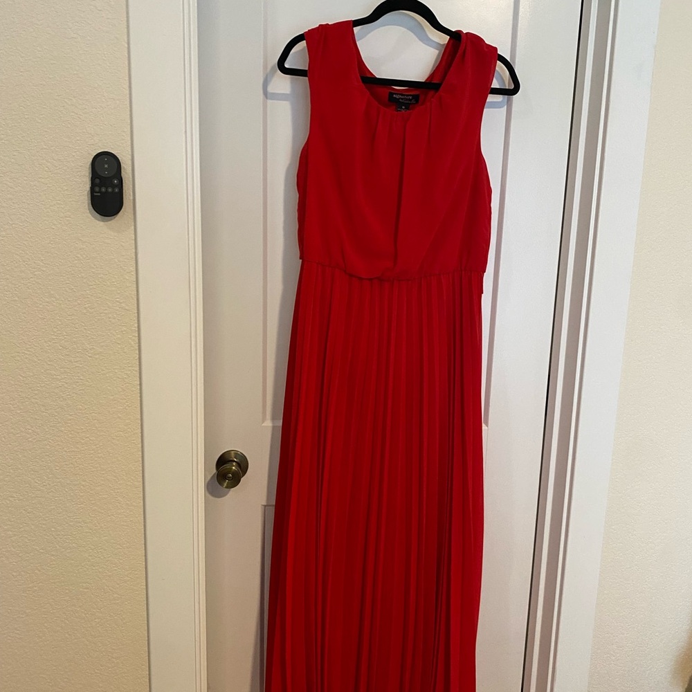 Elegant Red Sleeveless Dress